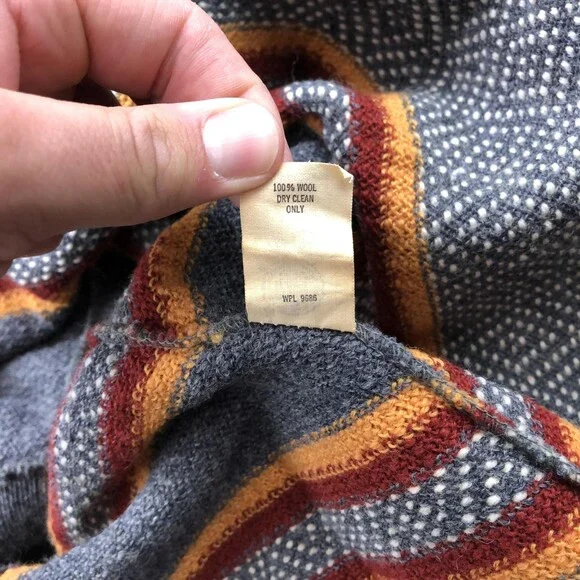 VINTAGE Wool Poncho Cape Womens One Size Gray Fringe Button ILGWU Made USA 70s - Picture 15 of 15